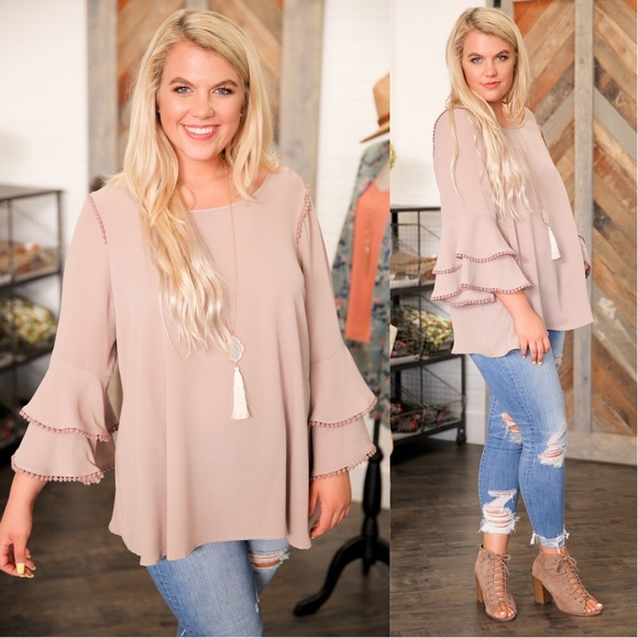 ✨LAST ONE ✨PLUS Mocha Tiered Sleeve Trim Tunic - Picture 3 of 5